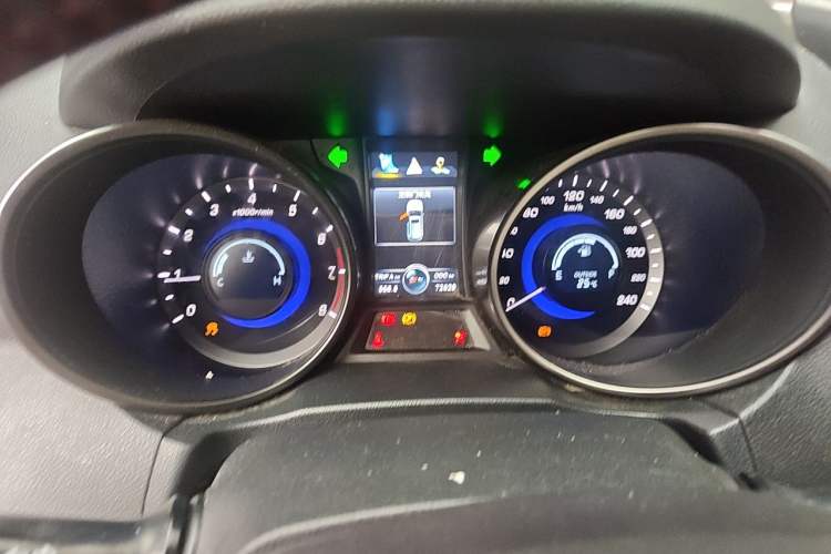 Used CHANGAN CS75 2016 2.0L Manual Luxury Version China V Standard Instrument Cluster
