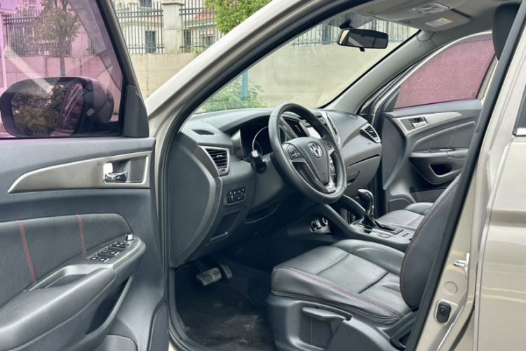 Used CHANGAN CS75 2016 1.8T Automatic Elite Model China V Standard Interior 3
