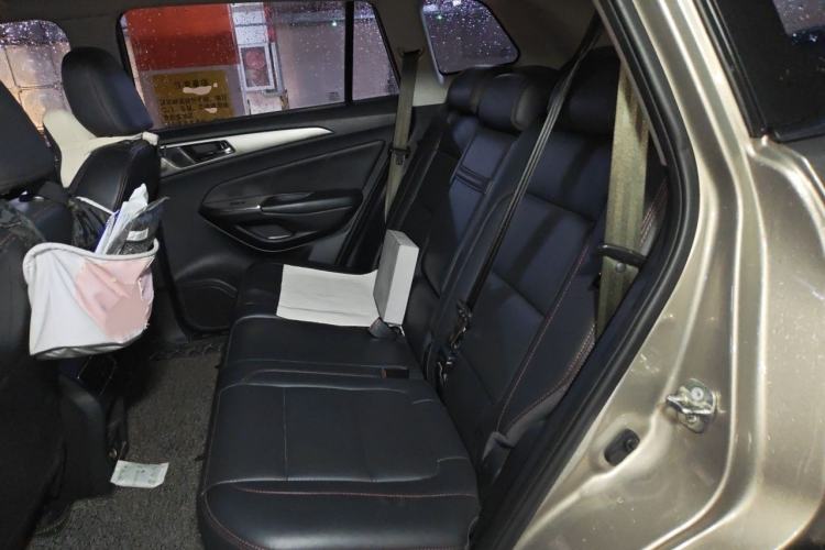 Used CHANGAN CS75 2016 1.8T Automatic Elite Model China V Standard Interior 4