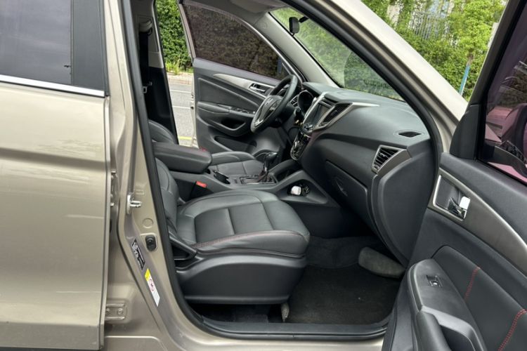 Used CHANGAN CS75 2016 1.8T Automatic Elite Model China V Standard Interior 4