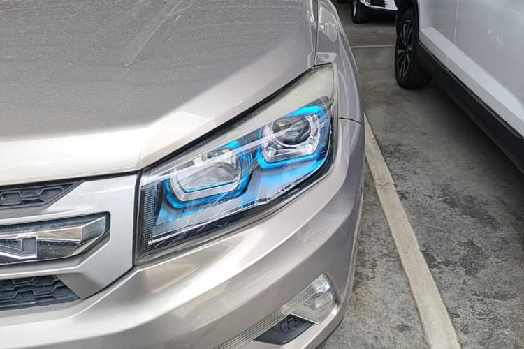 Used CHANGAN CS75 2016 2.0L Manual Luxury Version China IV Standard Left Front Headlight