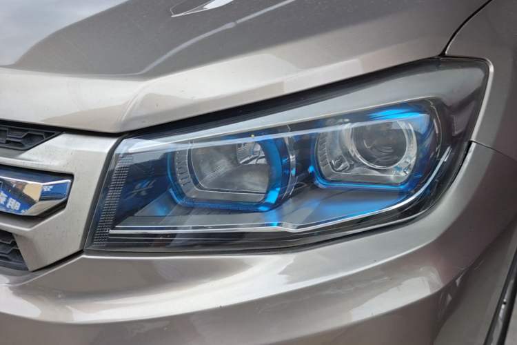 Used CHANGAN CS75 2016 1.8T Automatic Elite Model China IV Standard Left Front Headlight