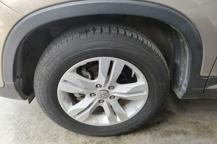 Used CHANGAN CS75 2016 2.0L Manual Luxury Version China IV Standard Left Front Wheel Hub