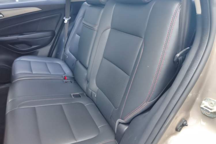 Used CHANGAN CS75 2016 1.8T Automatic Elite Model China V Standard Left Rear Seat