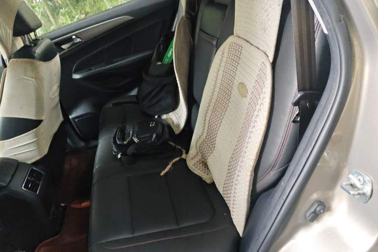 Used CHANGAN CS75 2016 2.0L Manual Luxury Version China IV Standard Left Rear Seat