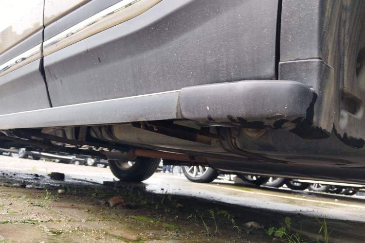 Used CHANGAN CS75 2016 2.0L Manual Luxury Version China IV Standard Left Side Sill