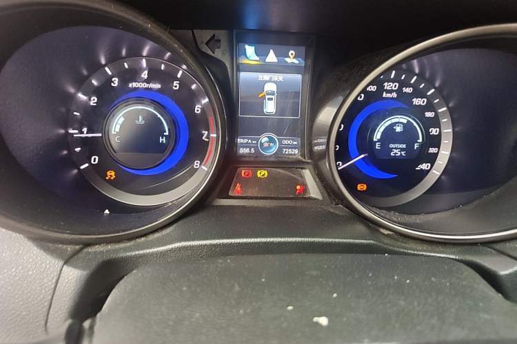 Used CHANGAN CS75 2016 2.0L Manual Luxury Version China V Standard Odometer Close Up