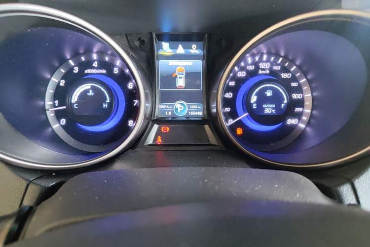 Used CHANGAN CS75 2016 1.8T Automatic Elite Model China V Standard Odometer Close Up