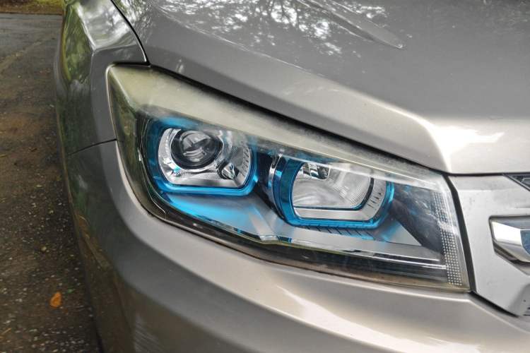 Used CHANGAN CS75 2016 2.0L Manual Luxury Version China IV Standard Right Front Headlight