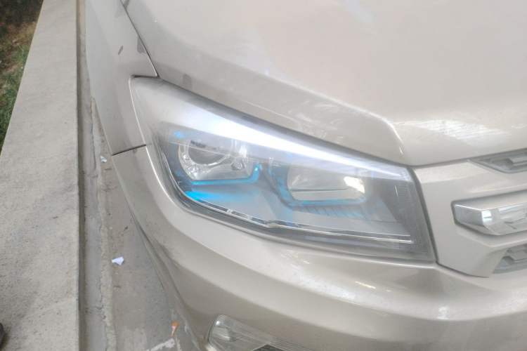 Used CHANGAN CS75 2016 1.8T Automatic Elite Model China IV Standard Right Front Headlight