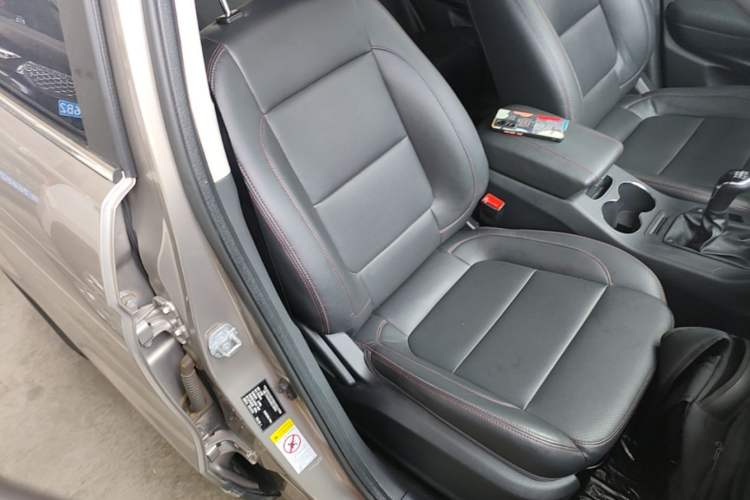 Used CHANGAN CS75 2016 2.0L Manual Luxury Version China IV Standard Right Front Seat