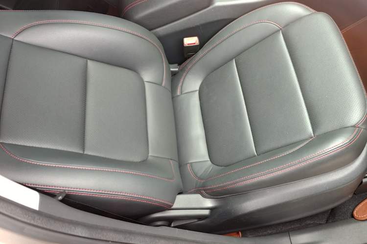 Used CHANGAN CS75 2016 1.8T Automatic Elite Model China IV Standard Right Front Seat