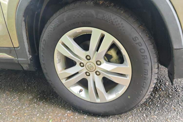 Used CHANGAN CS75 2016 2.0L Manual Luxury Version China IV Standard Right Front Wheel Hub