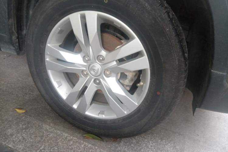 Used CHANGAN CS75 2016 1.5T Manual FENGSHANG Model Right Front Wheel Hub