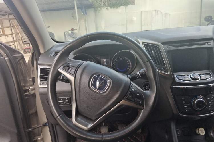 Used CHANGAN CS75 2016 2.0L Manual Luxury Version China IV Standard Steering Wheel