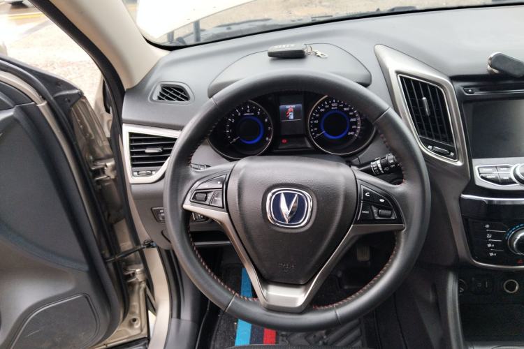 Used CHANGAN CS75 2016 2.0L Manual Luxury Version China IV Standard Steering Wheel