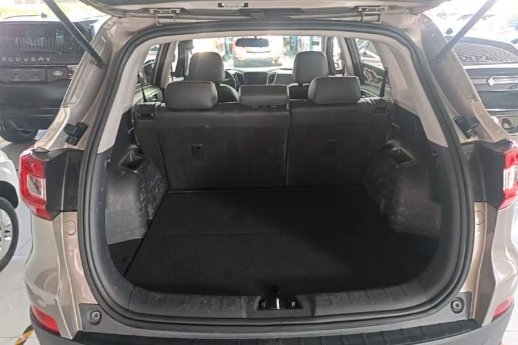 Used CHANGAN CS75 2016 1.8T Automatic Elite Model China V Standard Trunk