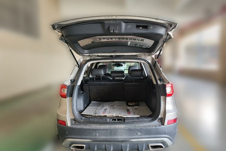 Used CHANGAN CS75 2016 1.8T Automatic Elite Model China V Standard Trunk