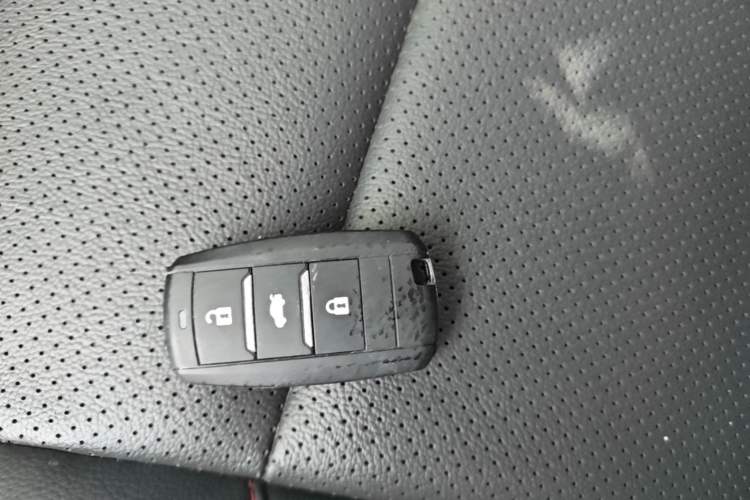 Used CHANGAN CS75 2016 2.0L Manual Luxury Version China V Standard Vehicle Key