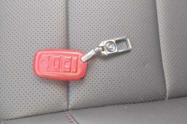 Used CHANGAN CS75 2016 2.0L Manual Luxury Version China IV Standard Vehicle Key