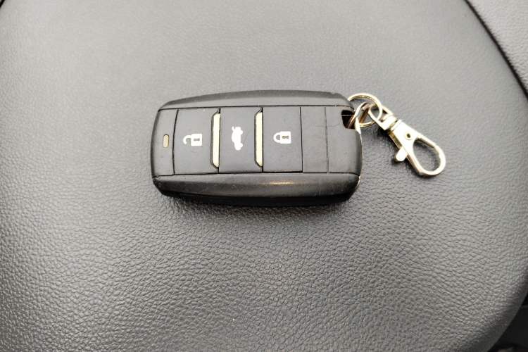 Used CHANGAN CS75 2016 2.0L Manual Luxury Version China IV Standard Vehicle Key