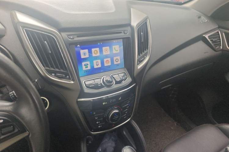 Used CHANGAN CS75 2016 1.8T Automatic Elite Model China V Standard Audio And AC Panel