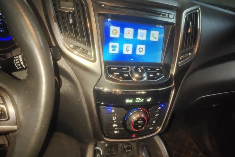 Used CHANGAN CS75 2016 1.8T Automatic Elite Model China V Standard Audio And AC Panel