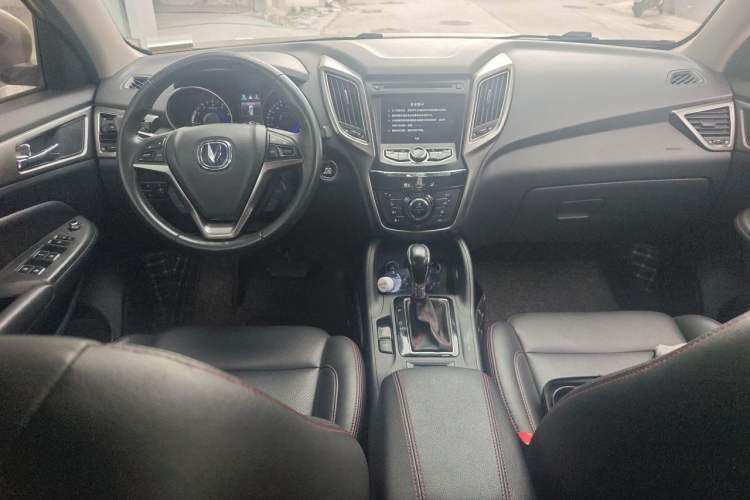 Used CHANGAN CS75 2016 1.8T Automatic Elite Model China V Standard Center Console