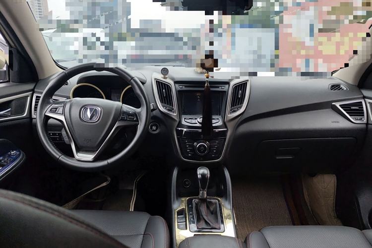 Used CHANGAN CS75 2016 1.8T Automatic Elite Model China V Standard Center Console