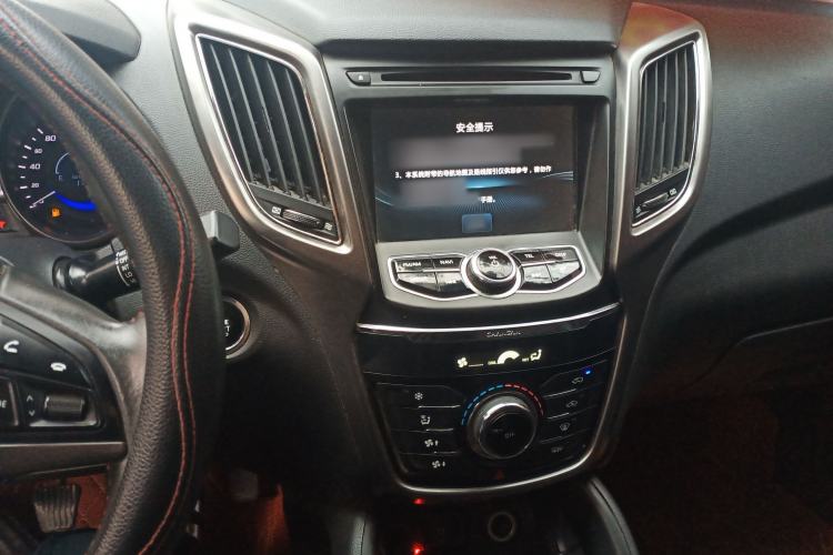 Used CHANGAN CS75 2016 2.0L Manual Luxury Version China IV Standard Center Console