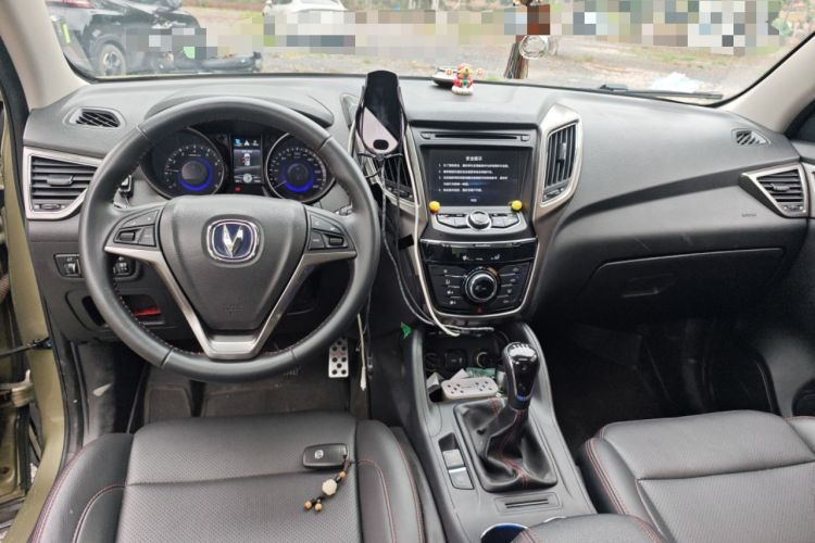 Used CHANGAN CS75 2016 2.0L Manual Luxury Version China V Standard Center Console