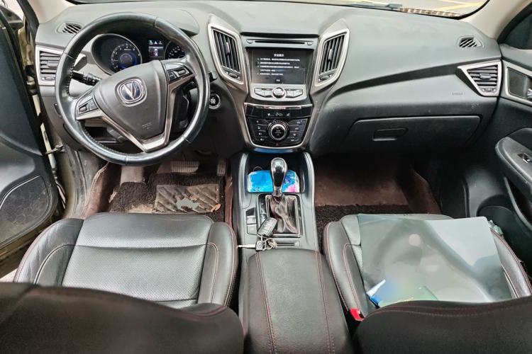 Used CHANGAN CS75 2016 1.8T Automatic Elite Model China IV Standard Center Console