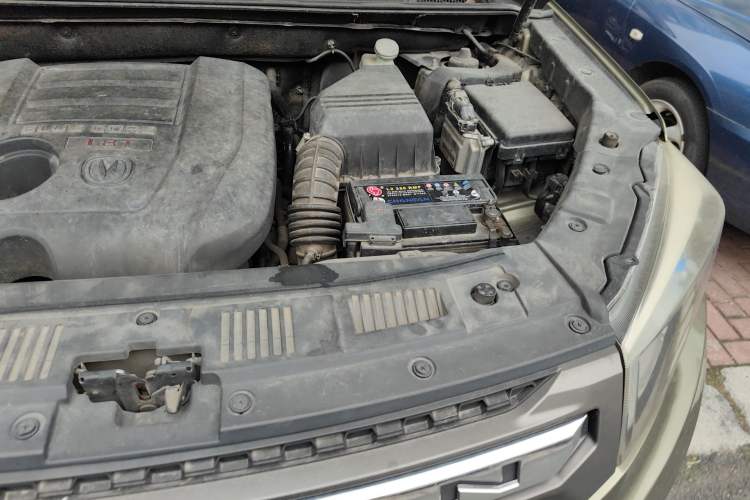 Used CHANGAN CS75 2016 1.8T Automatic Elite Model China V Standard Engine Bay Left