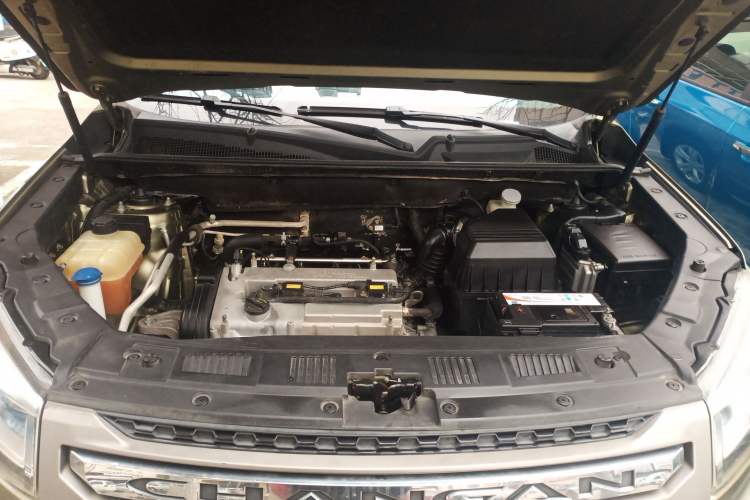 Used CHANGAN CS75 2016 2.0L Manual Luxury Version China IV Standard Engine Bay