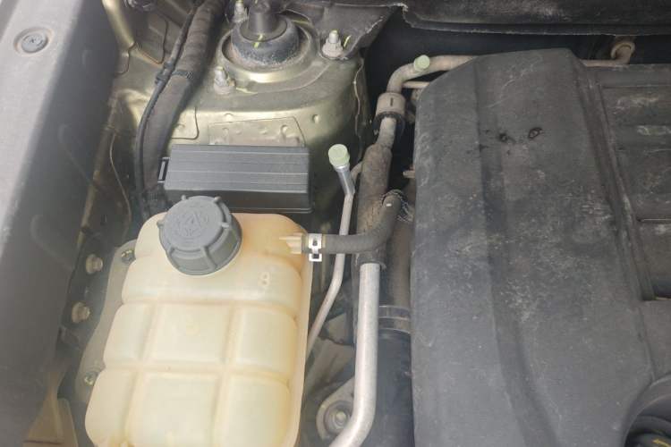 Used CHANGAN CS75 2016 1.8T Automatic Elite Model China V Standard Engine Bay Right
