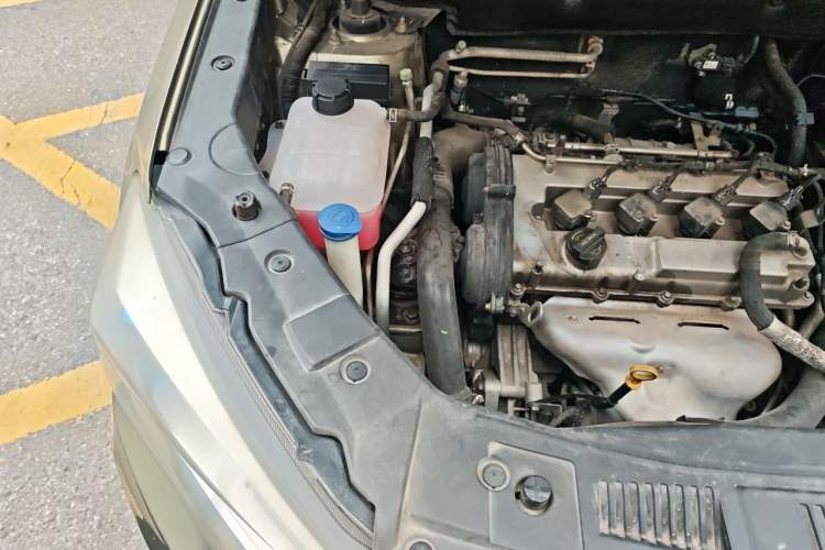 Used CHANGAN CS75 2016 1.8T Automatic Elite Model China IV Standard Engine Bay Right