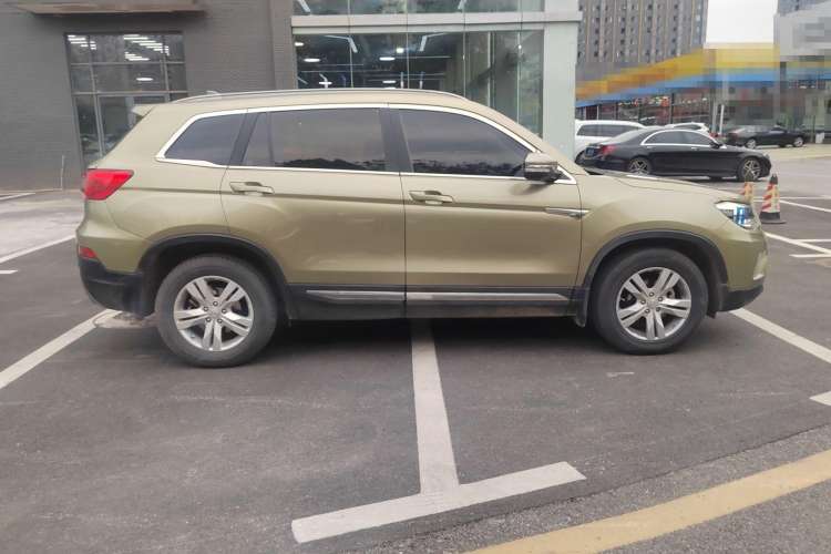 Used CHANGAN CS75 2016 1.8T Automatic Elite Model China IV Standard Exterior 4
