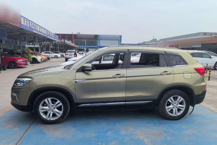 Used CHANGAN CS75 2016 1.8T Automatic Elite Model China IV Standard Exterior 5