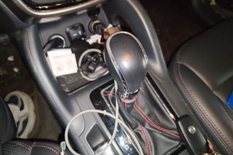 Used CHANGAN CS75 2016 1.8T Automatic Elite Model China V Standard Gear Lever