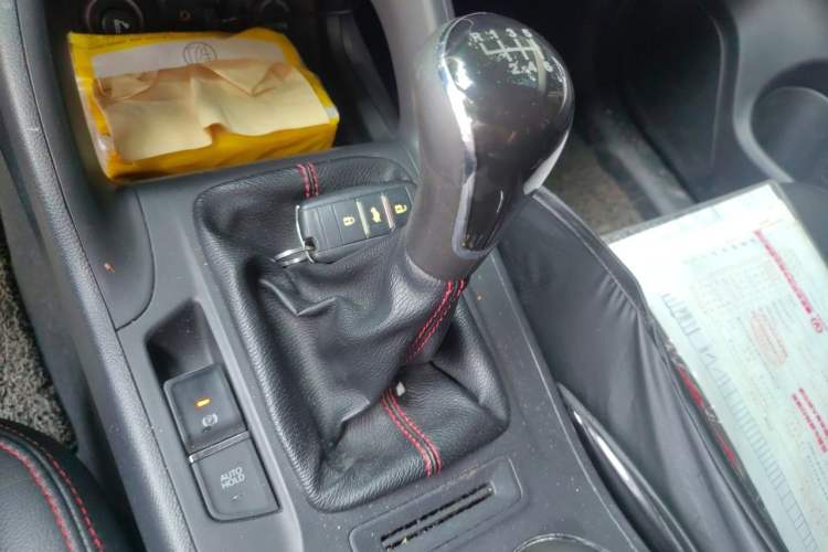 Used CHANGAN CS75 2016 2.0L Manual Luxury Version China V Standard Gear Lever
