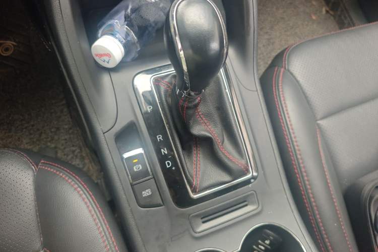 Used CHANGAN CS75 2016 1.8T Automatic Elite Model China V Standard Gear Lever