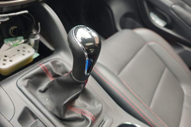 Used CHANGAN CS75 2016 2.0L Manual Luxury Version China V Standard Gear Lever