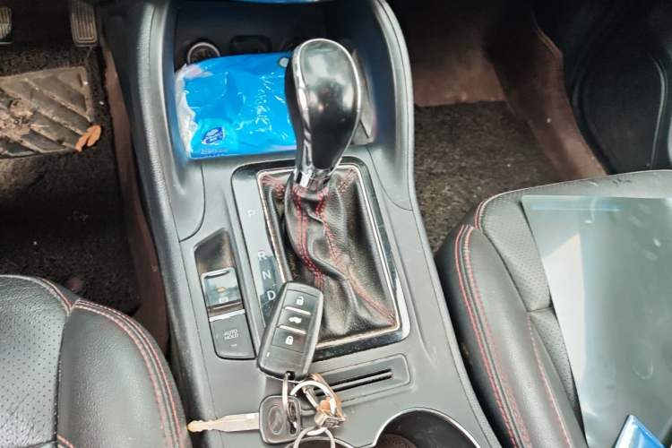 Used CHANGAN CS75 2016 1.8T Automatic Elite Model China IV Standard Gear Lever