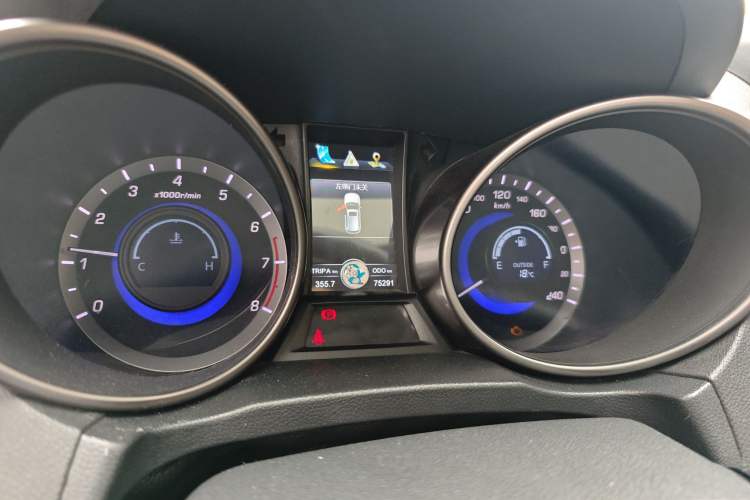 Used CHANGAN CS75 2016 2.0L Manual Luxury Version China V Standard Instrument Cluster