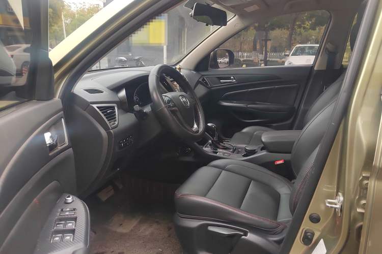 Used CHANGAN CS75 2016 1.8T Automatic Elite Model China IV Standard Interior 1