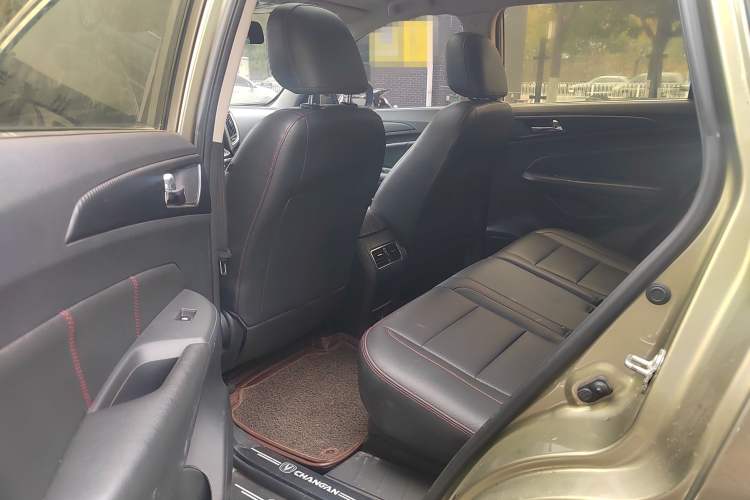 Used CHANGAN CS75 2016 1.8T Automatic Elite Model China IV Standard Interior 2