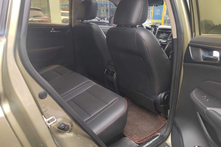 Used CHANGAN CS75 2016 1.8T Automatic Elite Model China IV Standard Interior 3