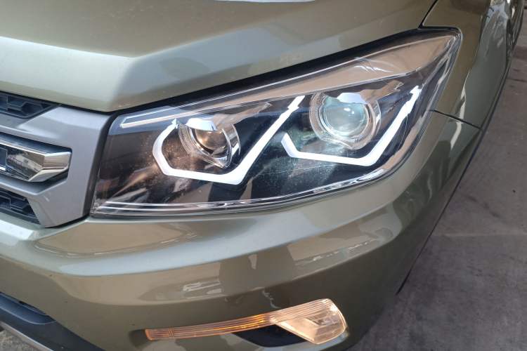 Used CHANGAN CS75 2016 1.8T Automatic Elite Model China IV Standard Left Front Headlight