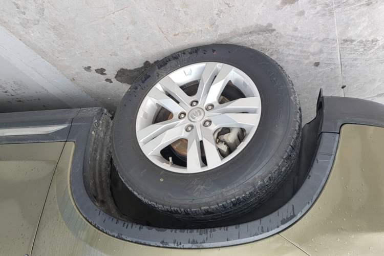Used CHANGAN CS75 2016 1.8T Automatic Prestige Model China V Standard Left Front Wheel Hub