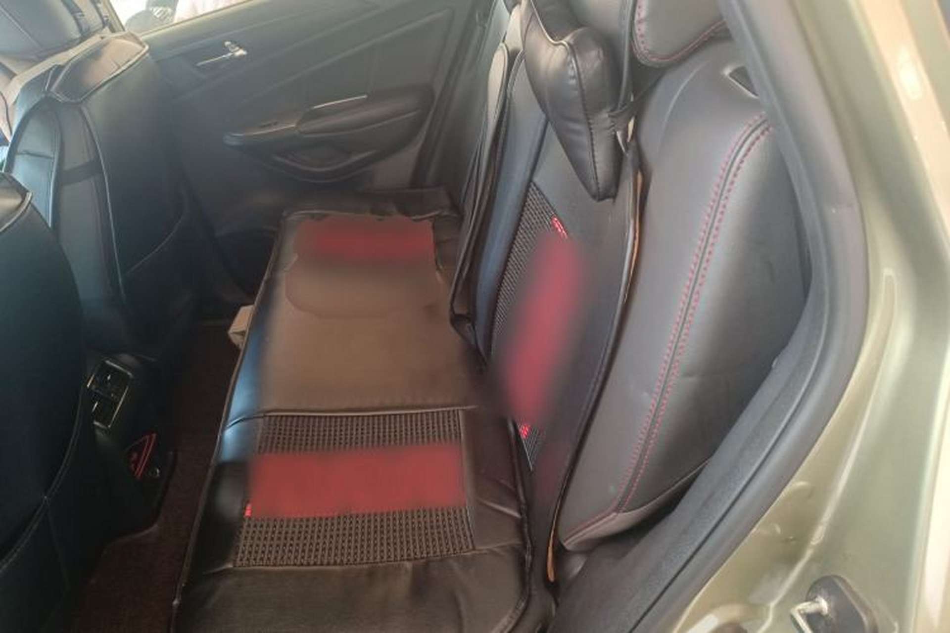 Used CHANGAN CS75 2016 1.8T Automatic Elite Model China IV Standard Left Rear Seat